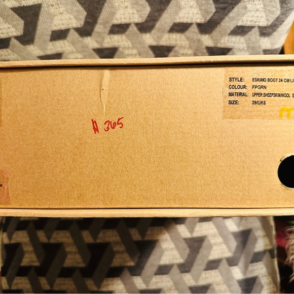 MOU BOOTS - Picture 2 of 4